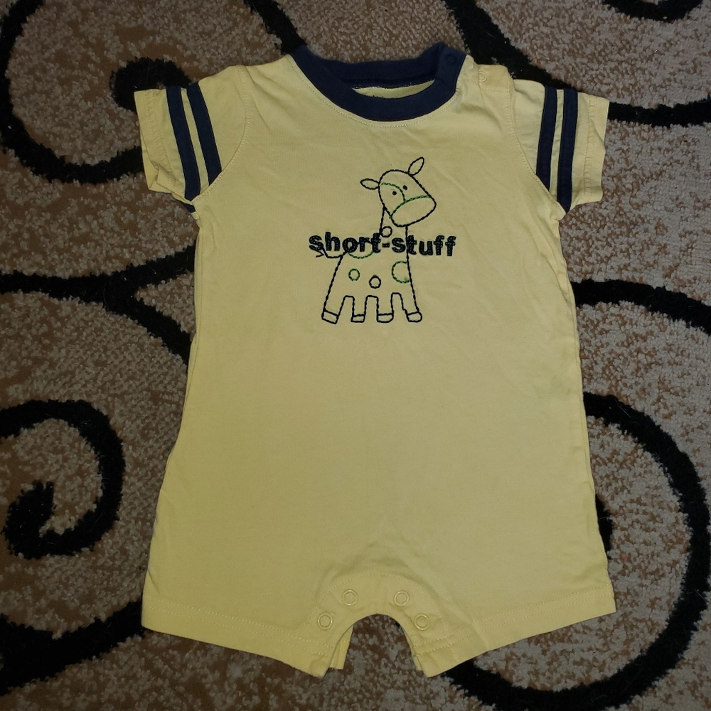 ❤ Carters blue and yellow outfit size 9m